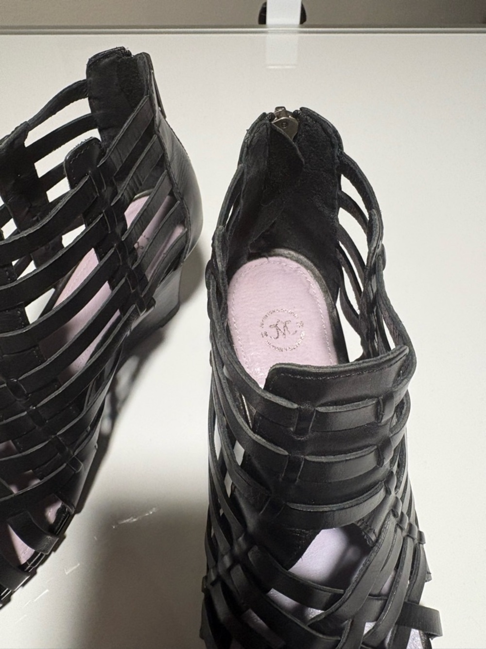 BORN Marlena woven leather huaraches black 8.5 Vintage Y2K new condition - Picture 4 of 8